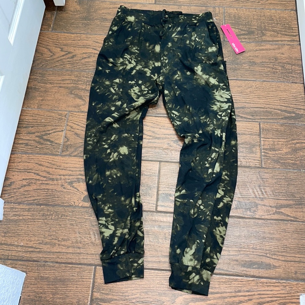 New Tie die camo colored lightweight joggers